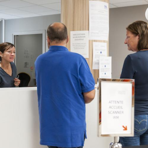 Personne administratif d'accueil à l'hôpital Forcilles en Seine et Marne