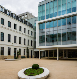 Façade et cour intérieure du Lycée professionnel Cognacq-Jay à Argenteuil